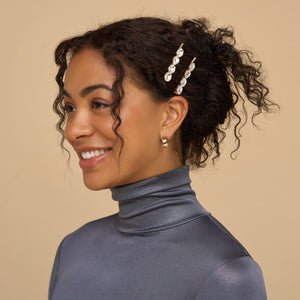 Horquillas con piedras preciosas blancas