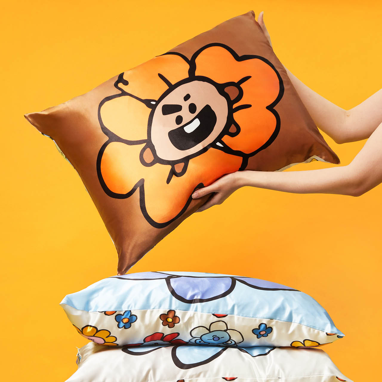 BT21 meets Kitsch Funda de almohada de satén - SHOOKY